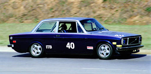  James Stem's fast 1972 Volvo 142 Coupe ITB in turn 10 